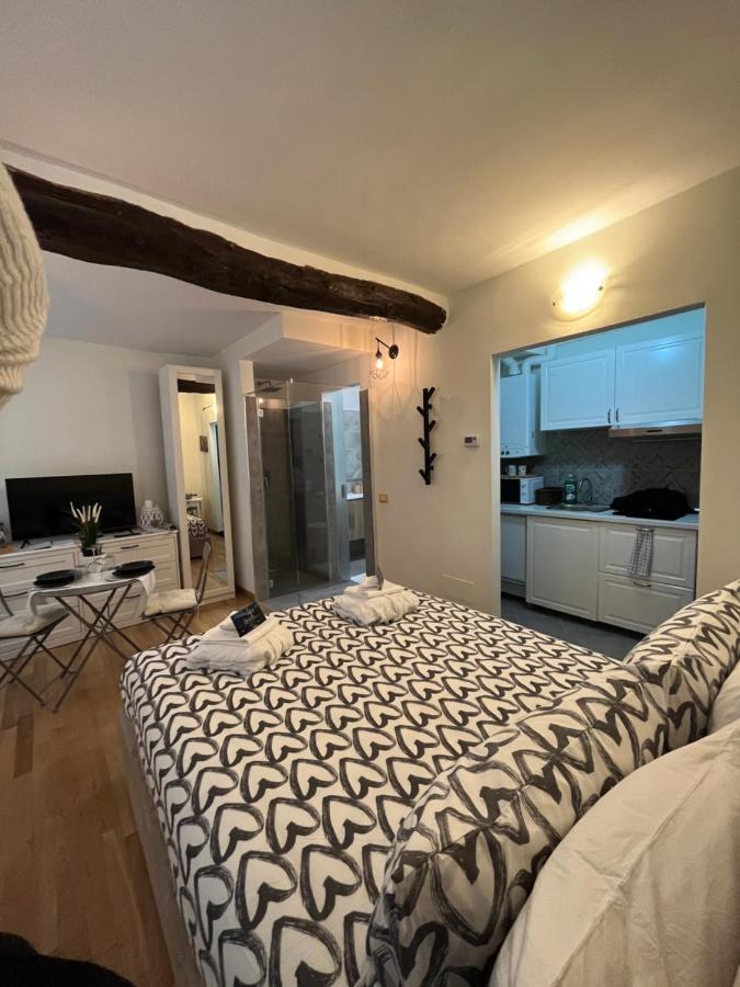 Casa Romantica Sul Lago Di Como Blevio Luaran gambar