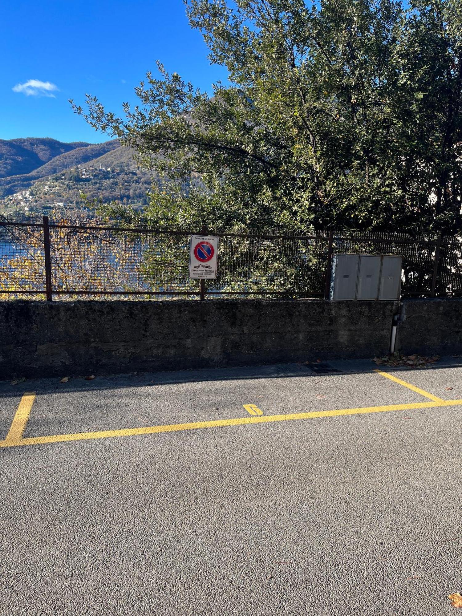 Casa Romantica Sul Lago Di Como Blevio Luaran gambar